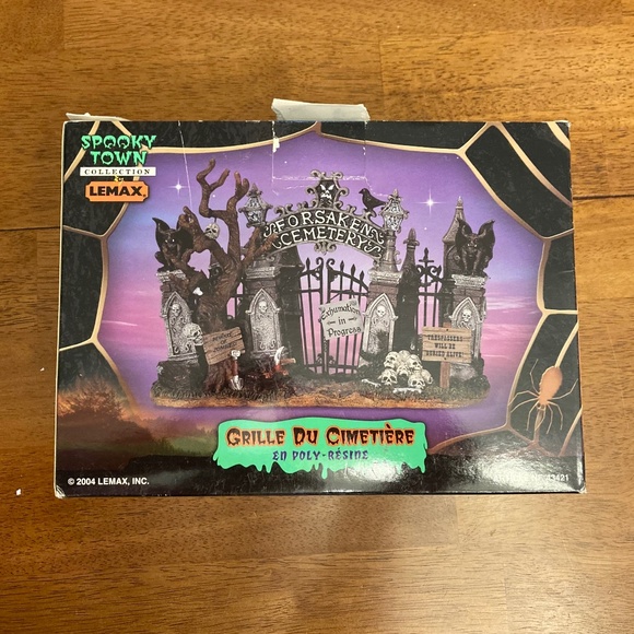 Lemax Spooky Town Cemetery Gate - Picture 1 of 3